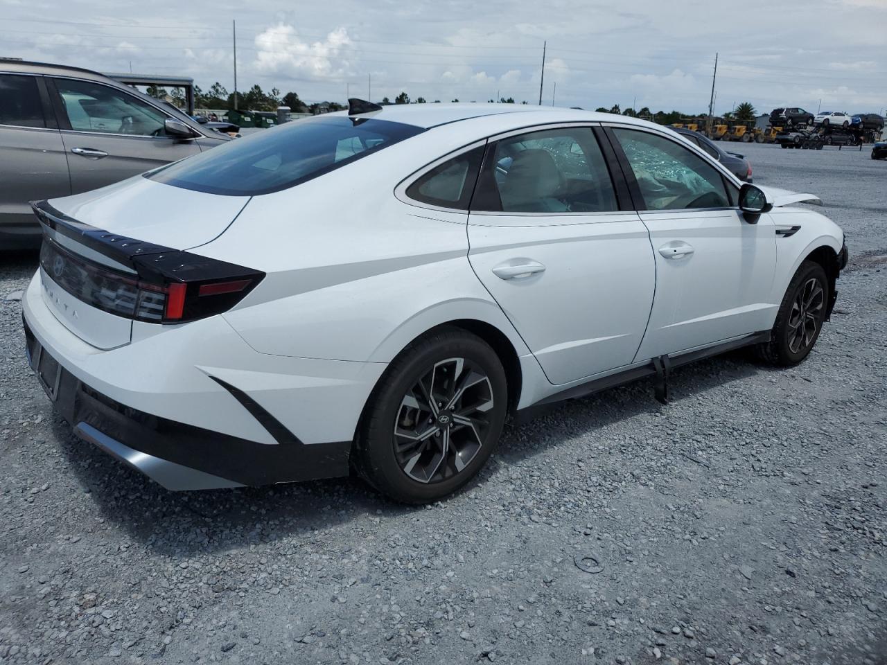 2024 Hyundai Sonata Sel - Image 3