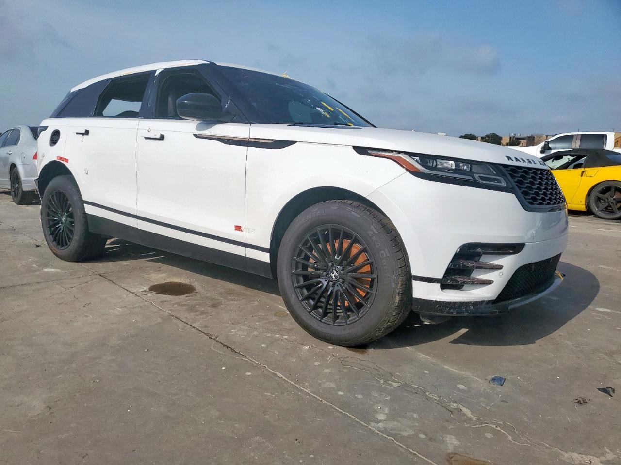 2022 Land Rover Range Rover Velar R-Dynamic S - Image 4