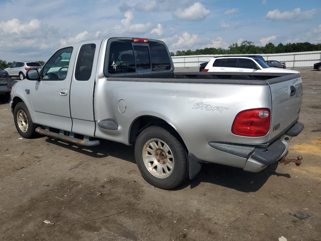 2003 Ford F150 - Image 2