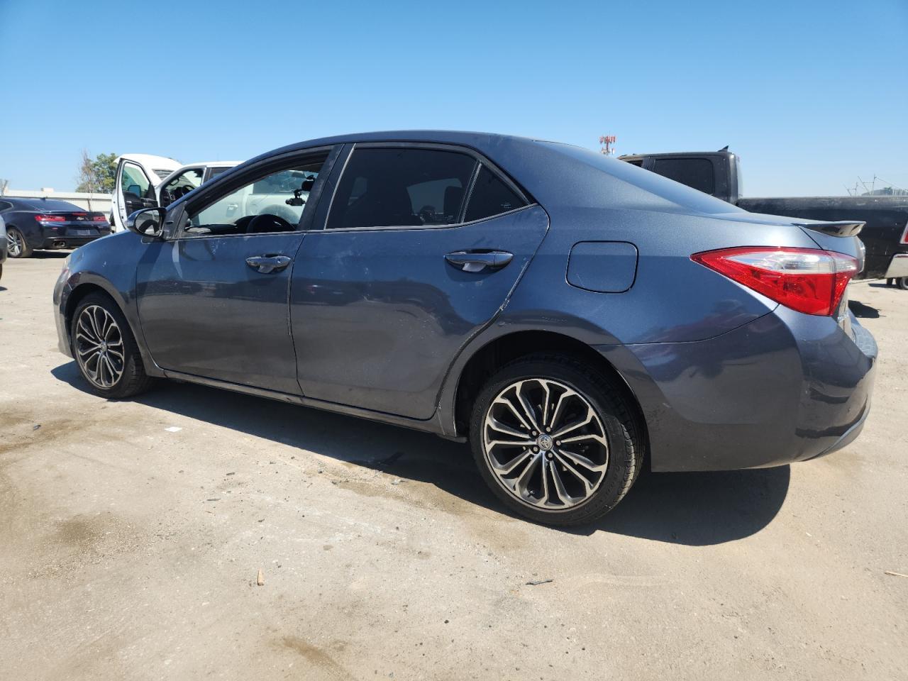 2015 Toyota Corolla L - Фото 2