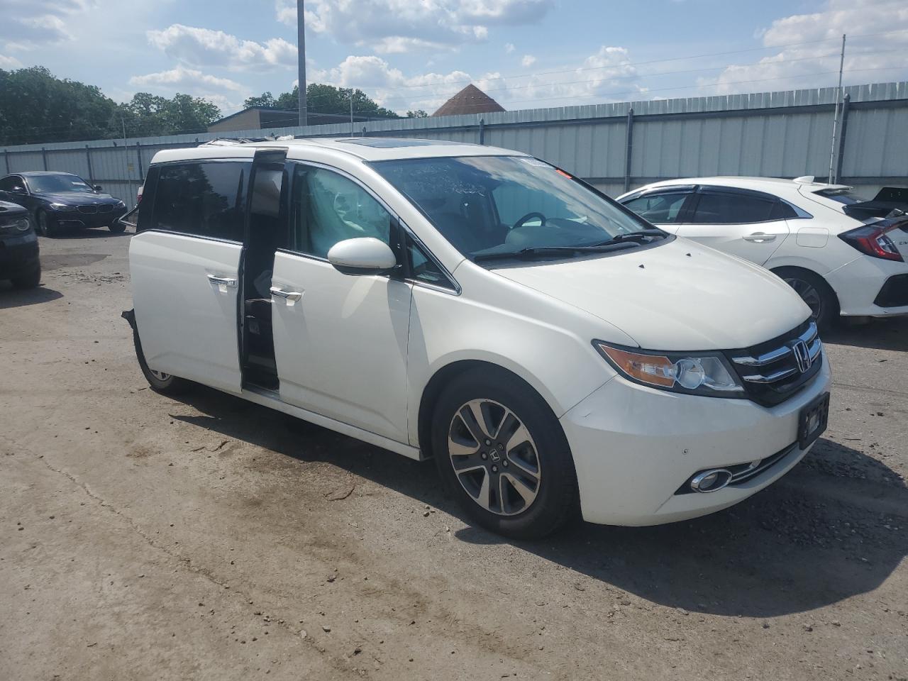 2015 Honda Odyssey Touring - Фото 4