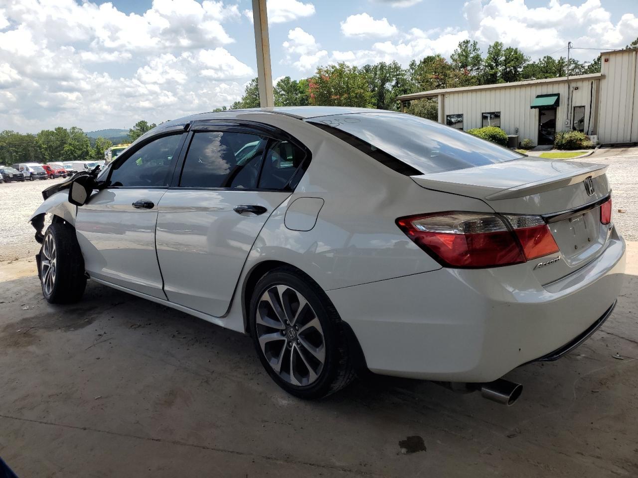 2015 Honda Accord Sport - Image 2