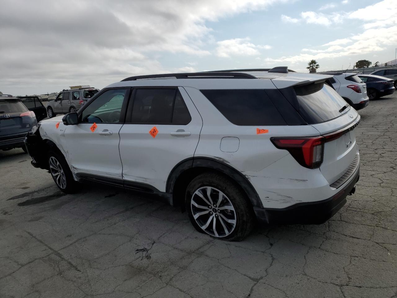 2025 Ford Explorer St-Line - Фото 2