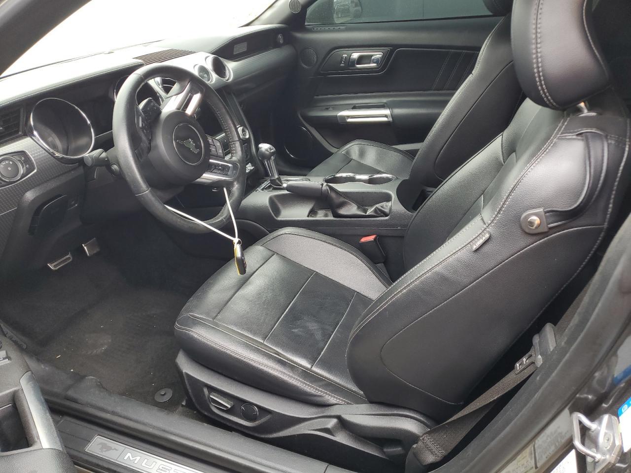 2017 Ford Mustang - Фото 7