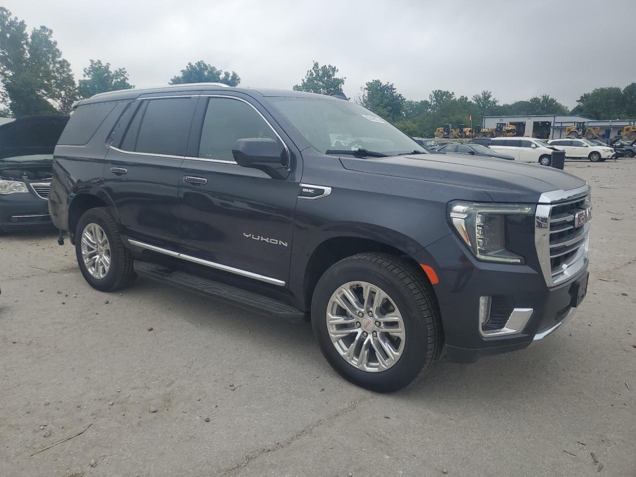 2023 GMC Yukon Slt - Image 4