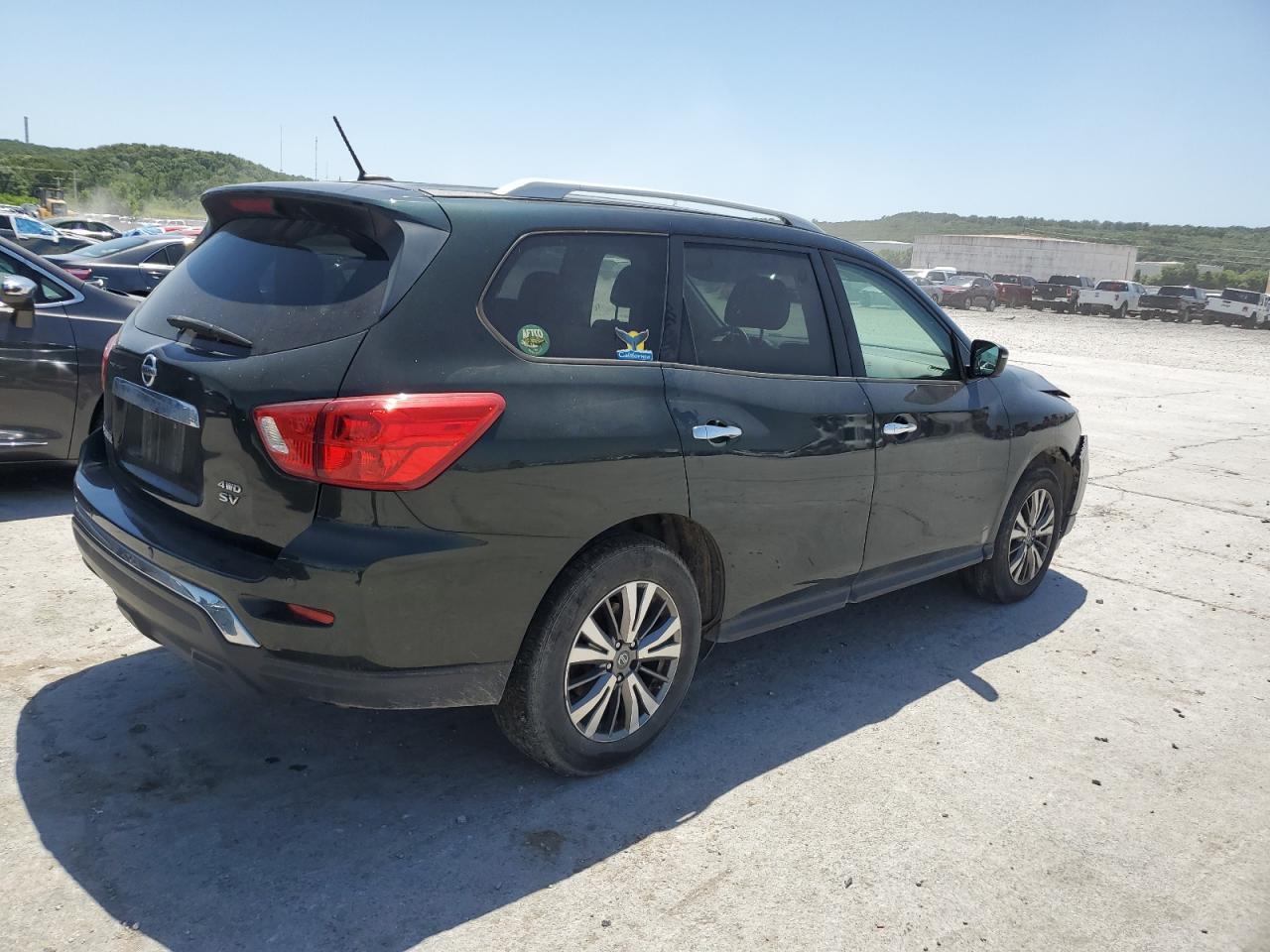 2018 Nissan Pathfinder S - Фото 3