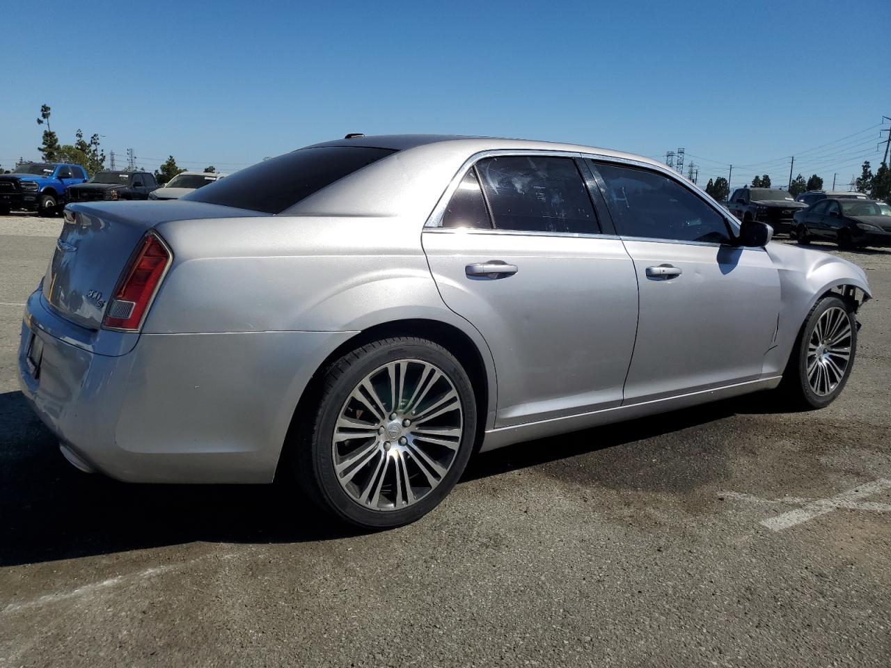 2014 Chrysler 300 S - Фото 3
