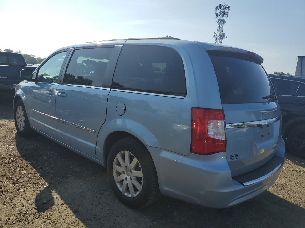 2013 Chrysler Town & Country Touring - Image 2