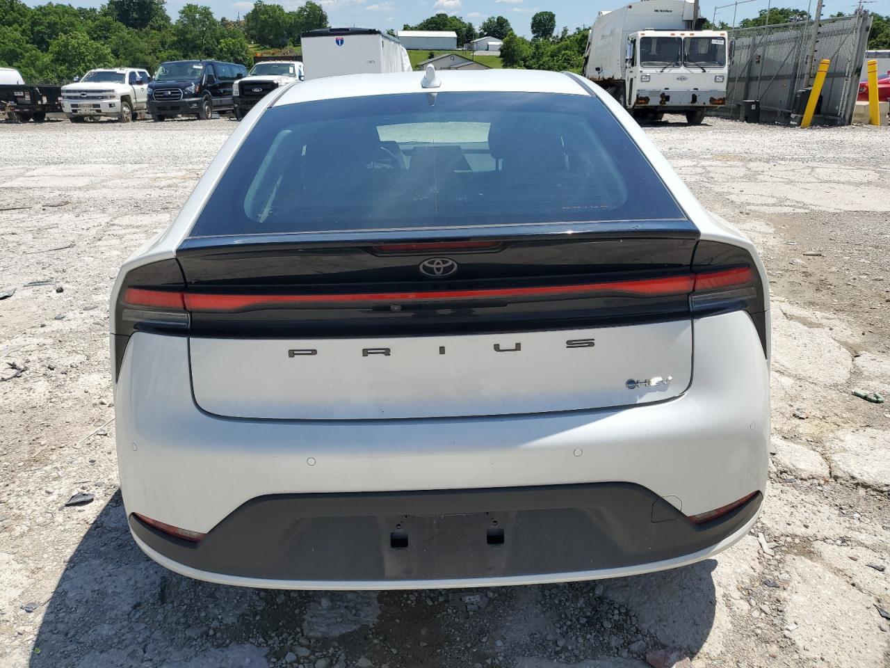 2024 Toyota Prius Le - Image 6