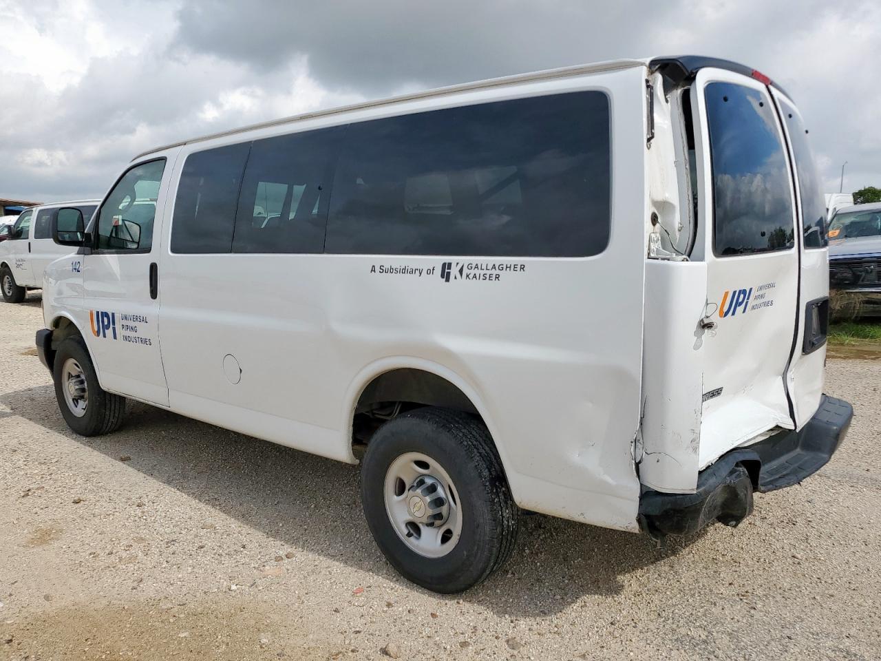 2021 Chevrolet Express G3500 Ls - Фото 2