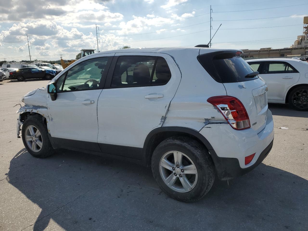 2022 Chevrolet Trax Ls - Image 2