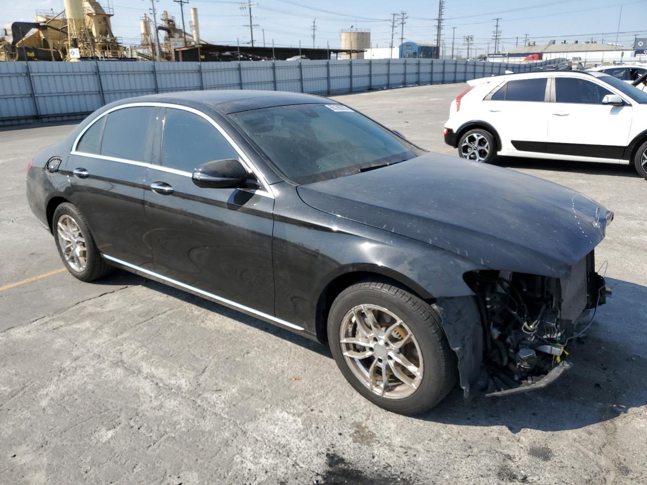 2017 Mercedes-Benz E 300 4Matic - Image 4