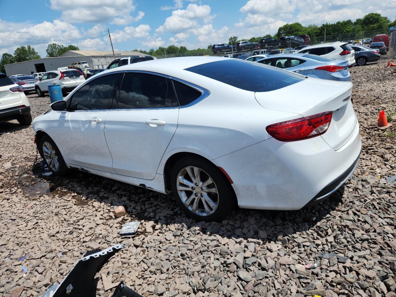 2015 Chrysler 200 Limited - Фото 2