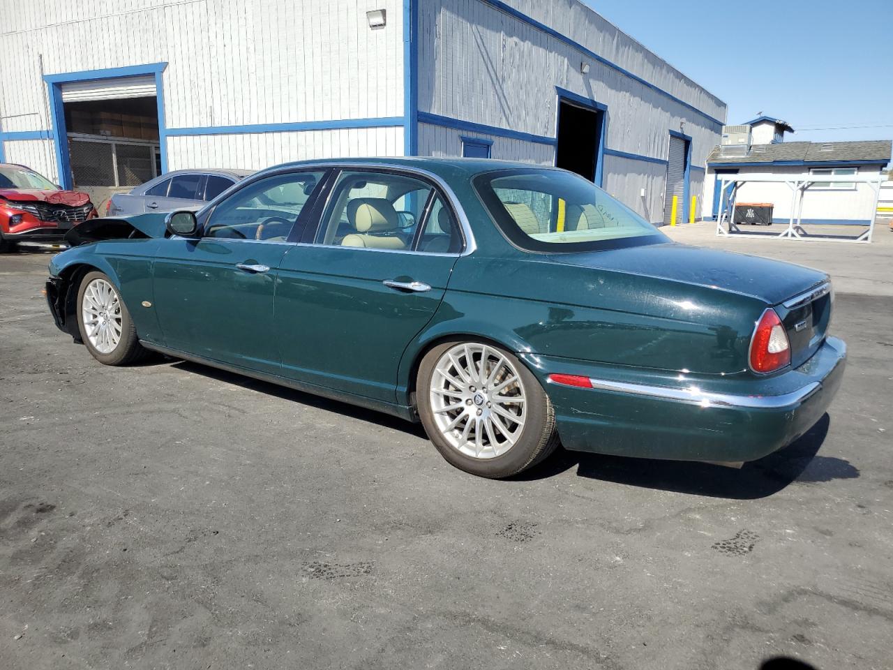 2007 Jaguar Xj8 - Image 2