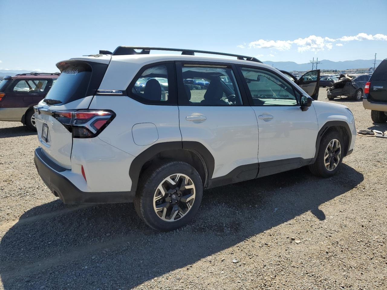 2025 Subaru Forester - Фото 3