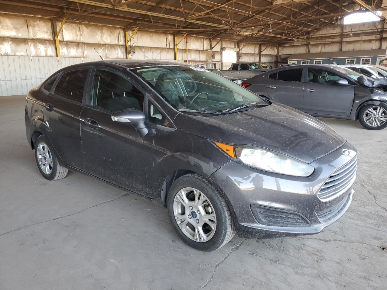 2015 Ford Fiesta Se - Фото 4
