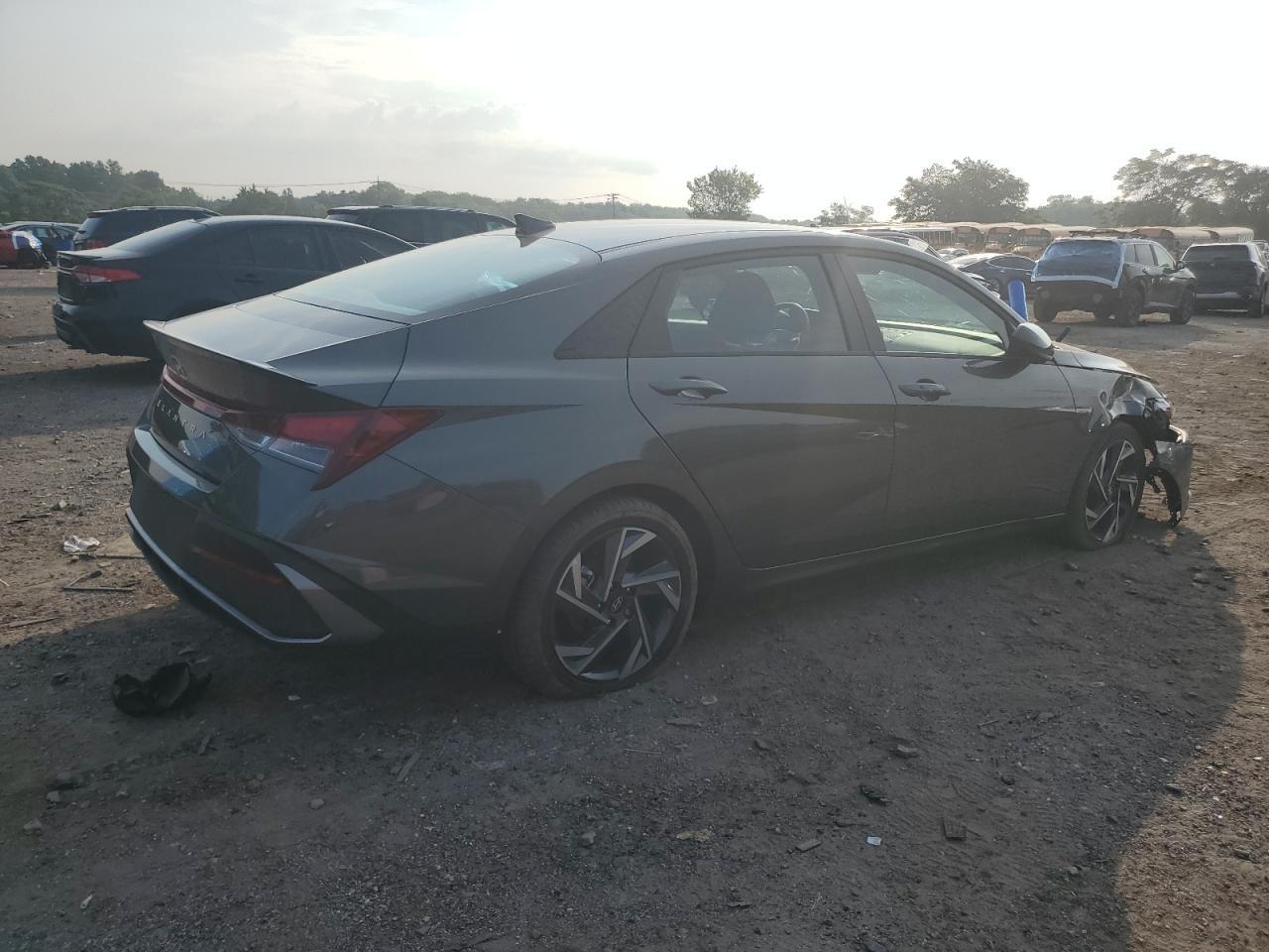 2025 Hyundai Elantra Sel Sport - Фото 3