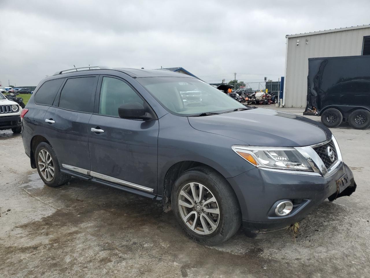 2014 Nissan Pathfinder S - Image 4