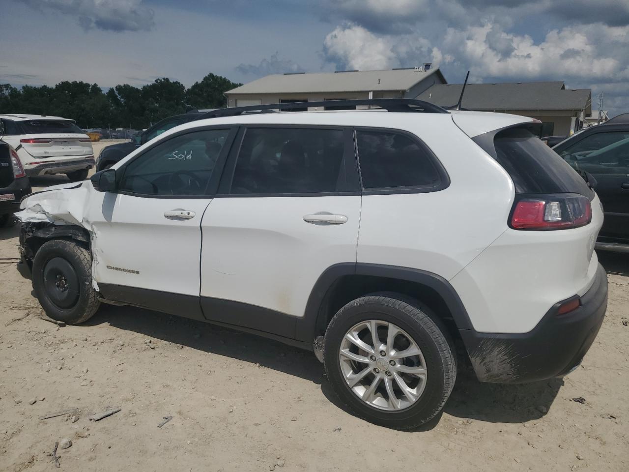 2022 Jeep Cherokee Latitude Lux - Image 2