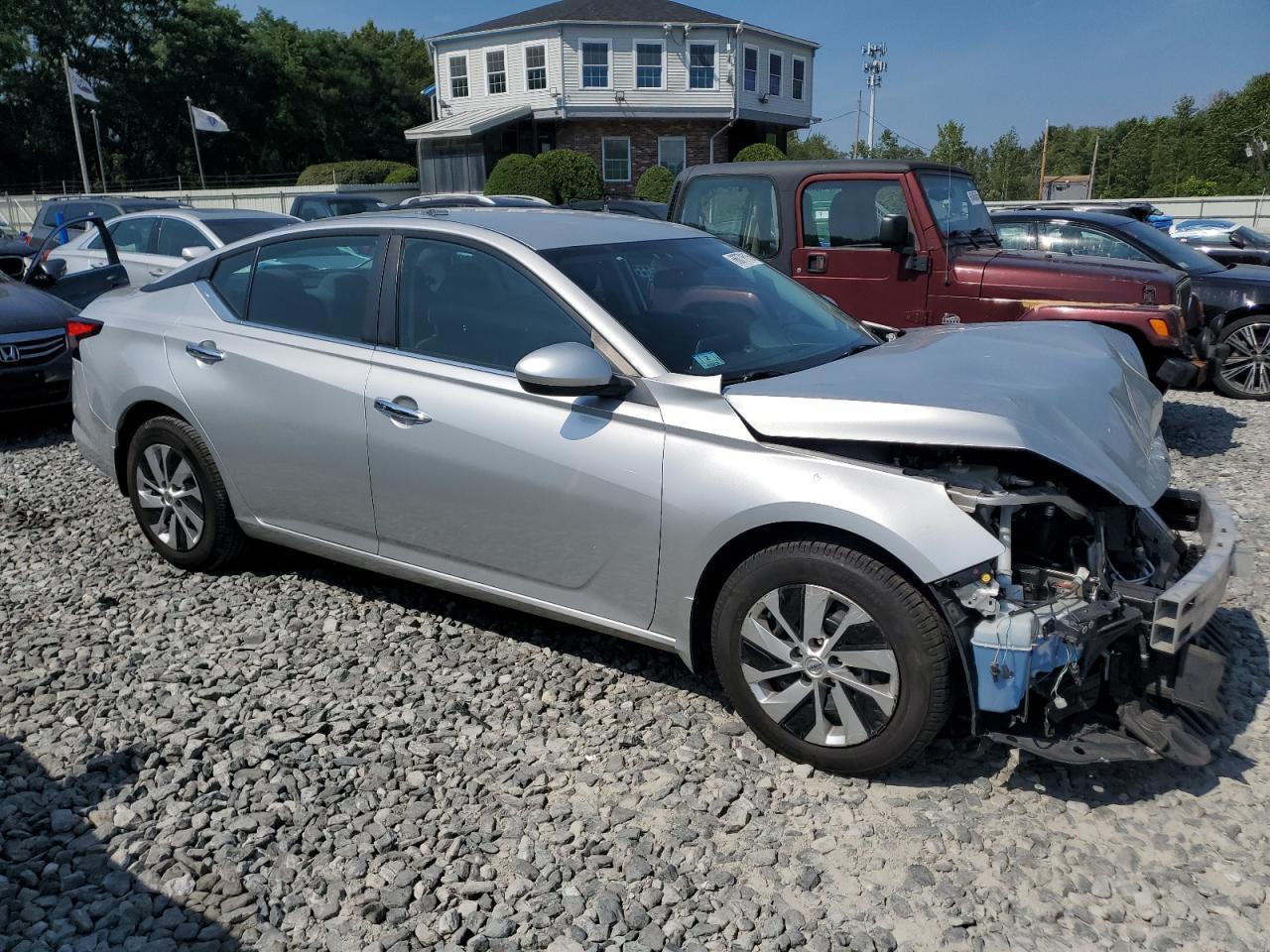 2020 Nissan Altima S - Image 4