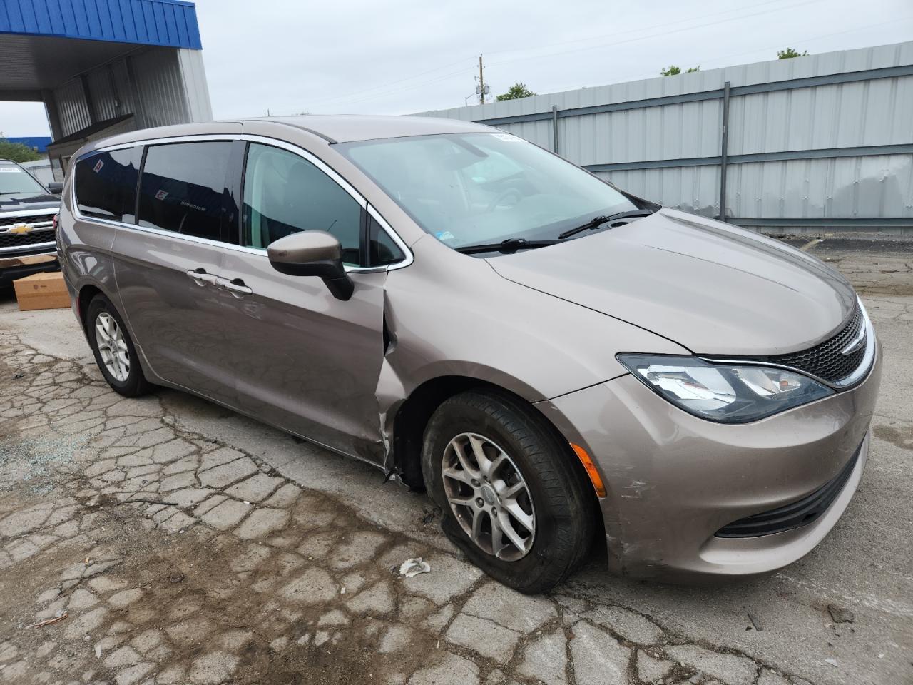 2017 Chrysler Pacifica Touring - Фото 4