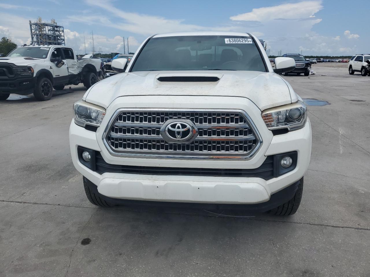 2017 Toyota Tacoma Double Cab Double Cab - Фото 5