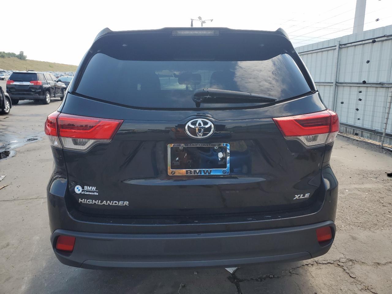 2018 Toyota Highlander Se - Image 6