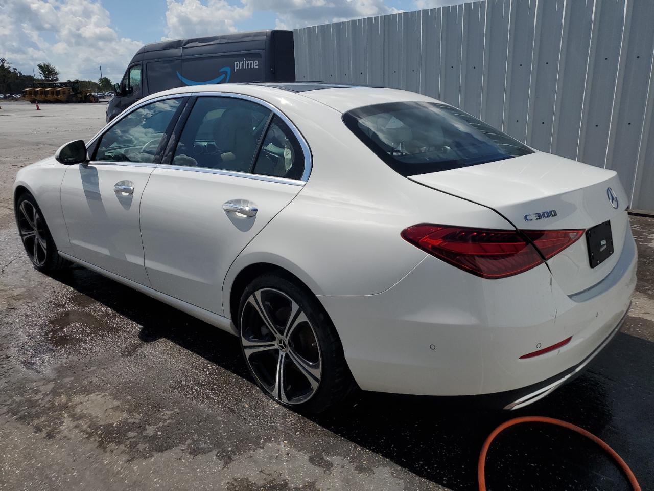 2025 Mercedes-Benz C 300 - Фото 2