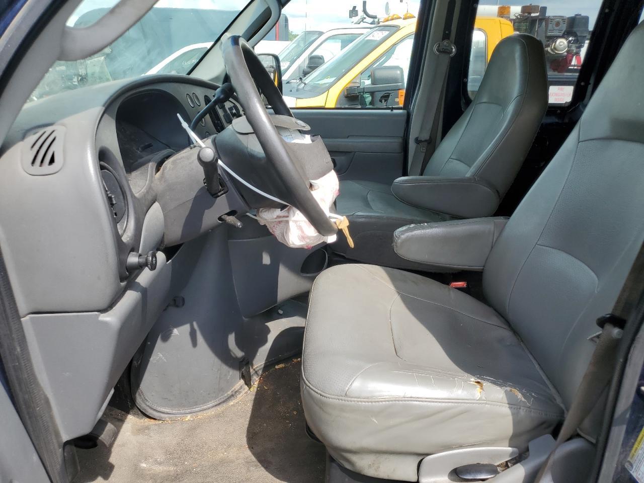 2008 Ford Econoline E150 Van - Фото 7