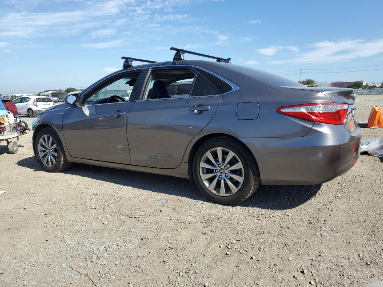 2017 Toyota Camry Hybrid - Фото 2