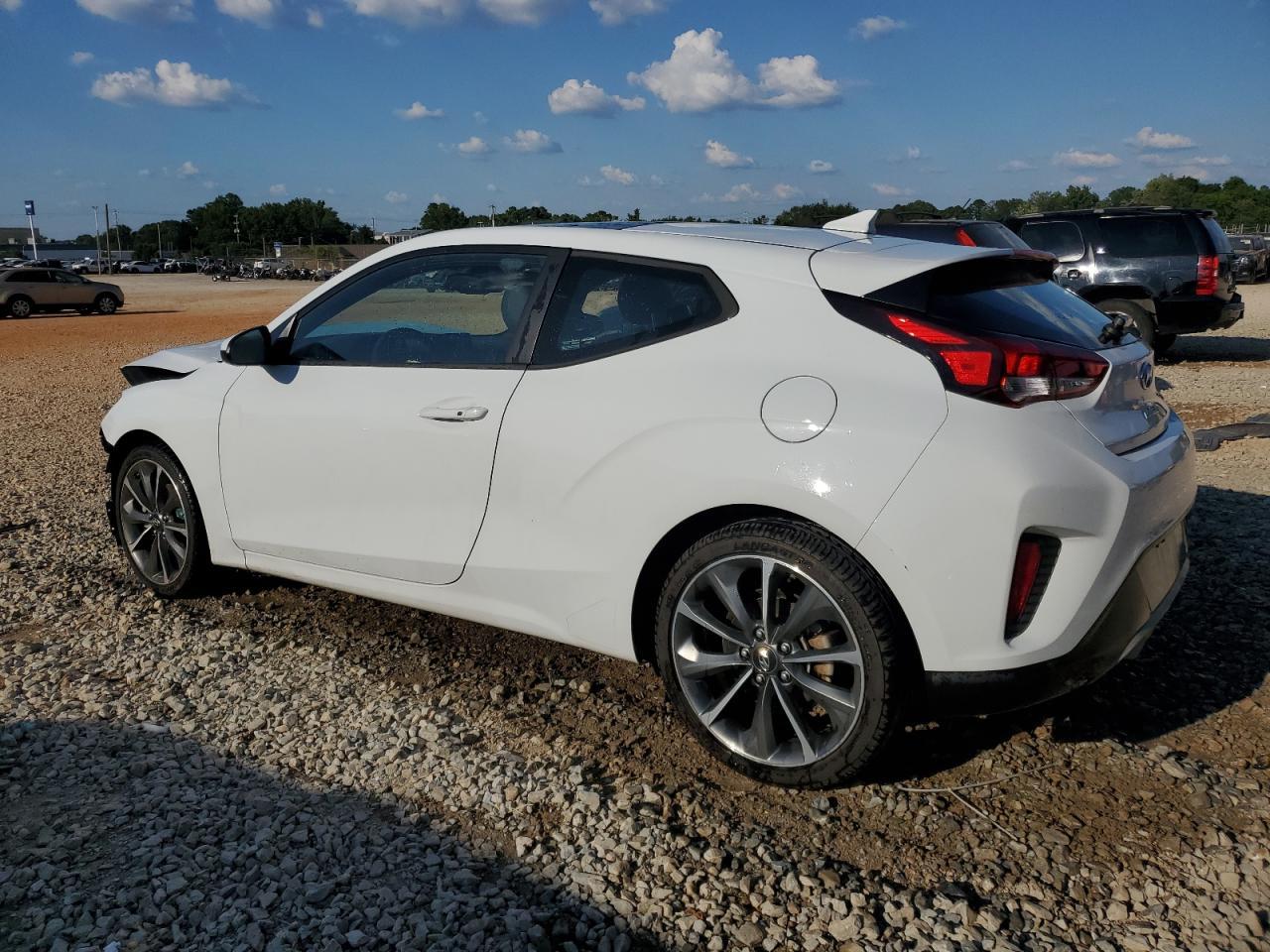 2019 Hyundai Veloster 2.0L Premium - Image 2