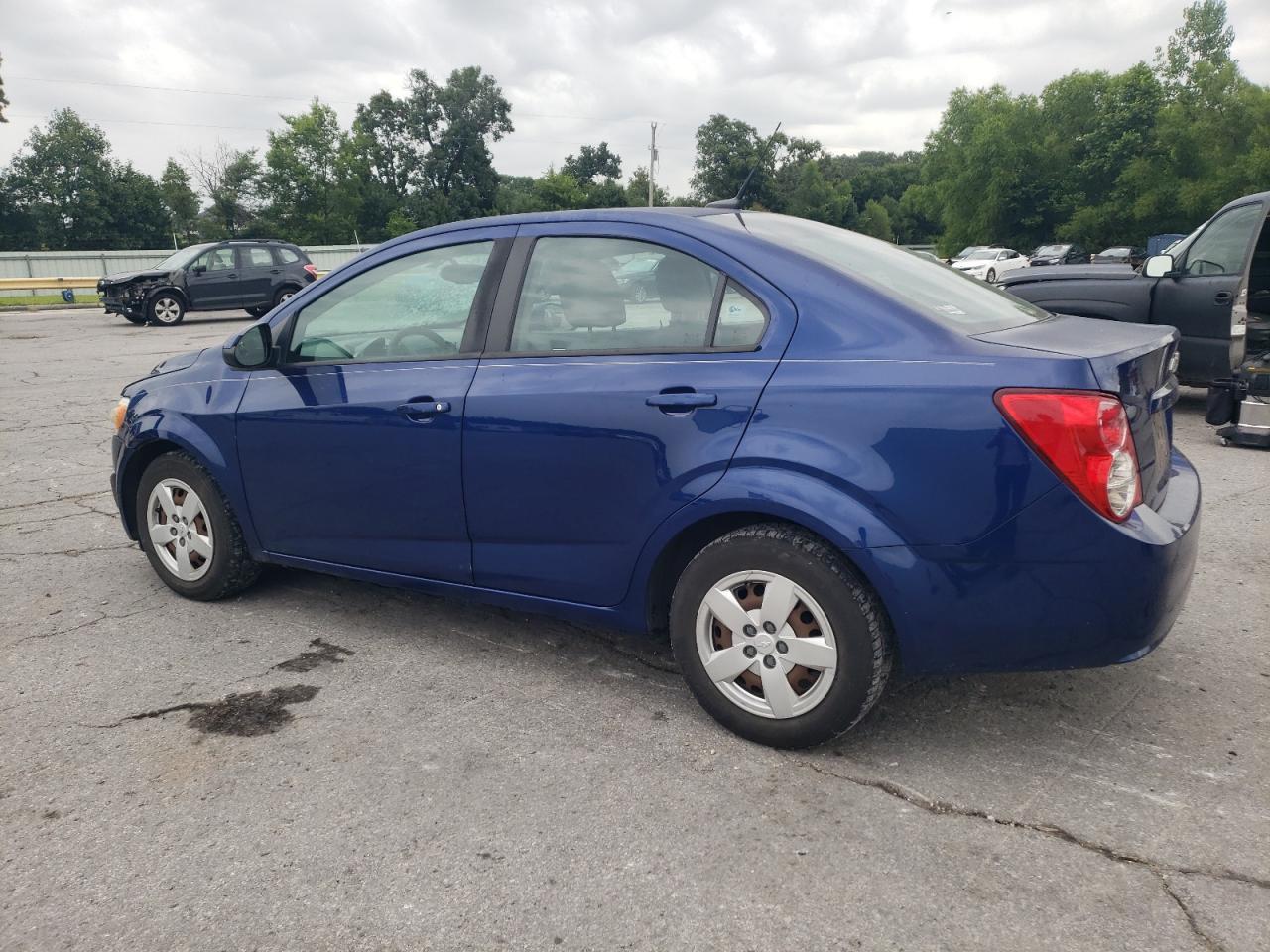 2014 Chevrolet Sonic Ls - Фото 2