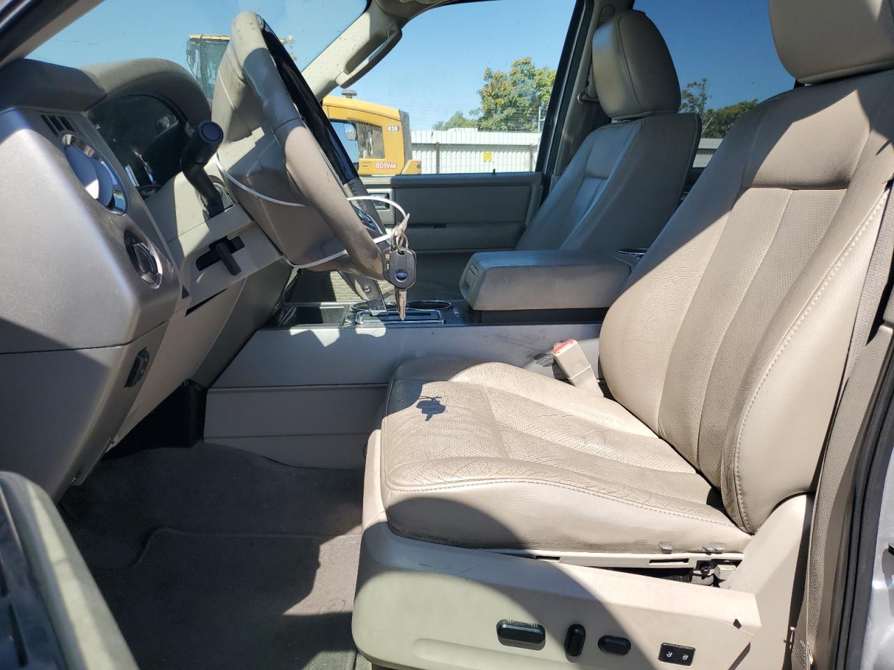 2012 Ford Expedition Limited - Image 7