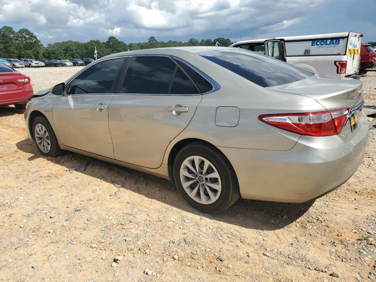 2015 Toyota Camry Le - Image 2