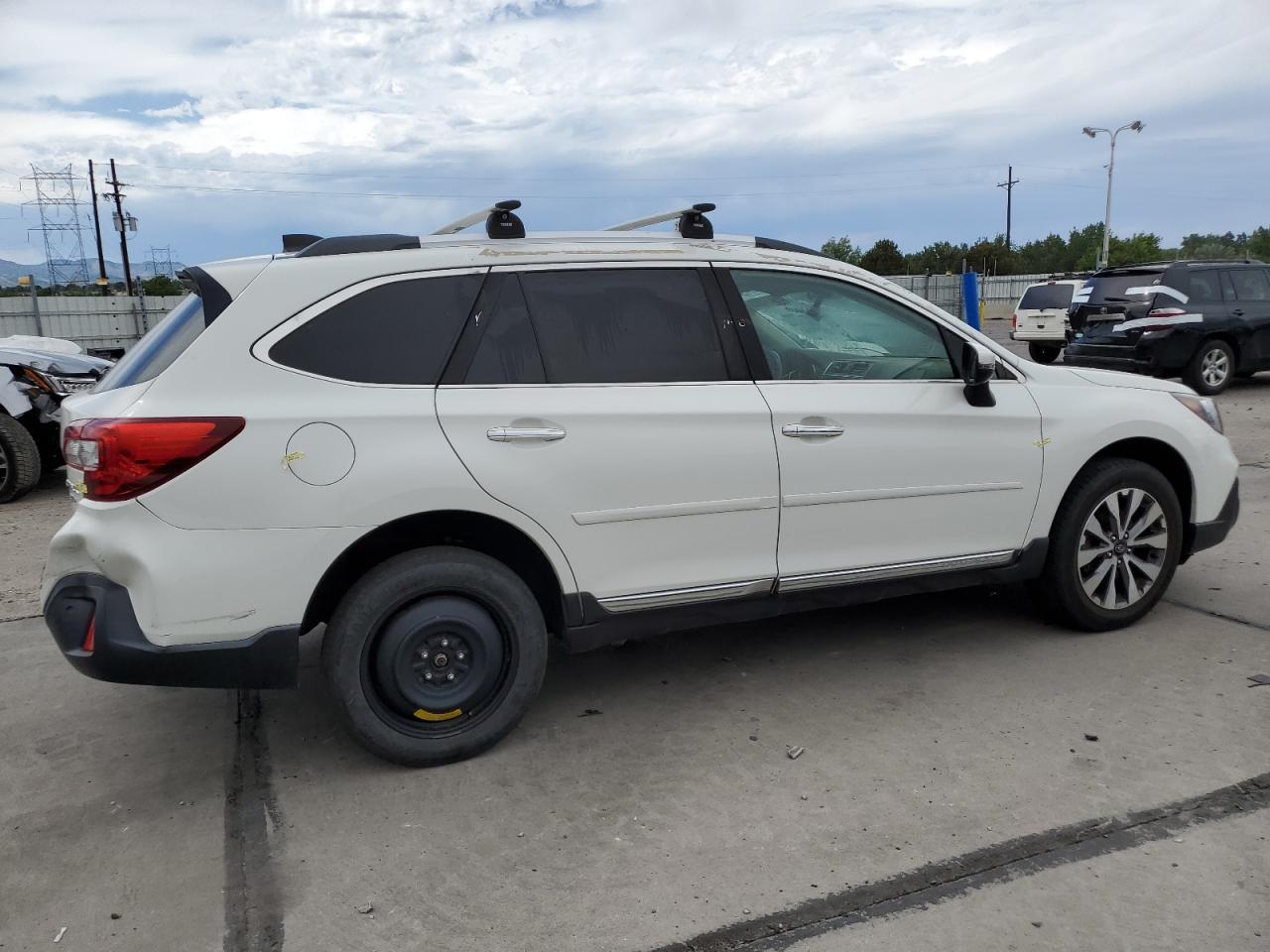 2018 Subaru Outback Touring - Image 3