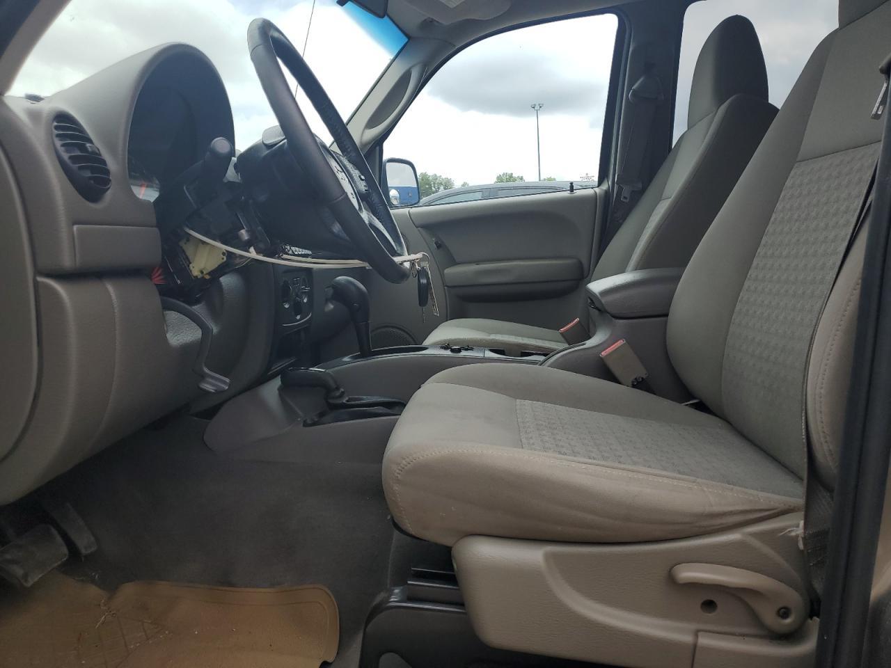 2007 Jeep Liberty Sport - Image 7