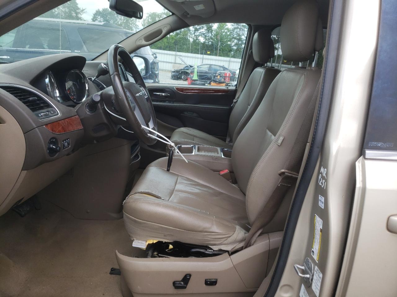 2014 Chrysler Town & Country Touring - Фото 7