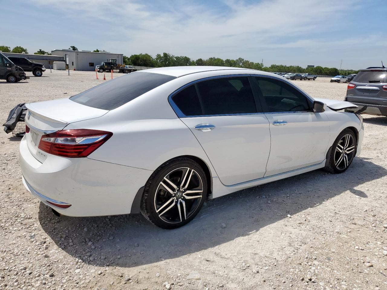 2017 Honda Accord Sport - Image 3