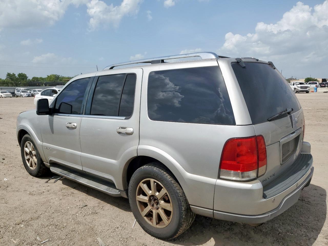 2005 Lincoln Aviator - Фото 2