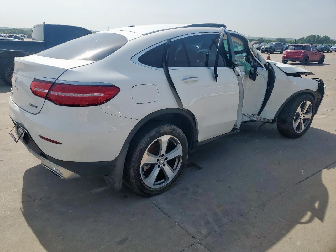 2017 Mercedes-Benz Glc Coupe 300 4Matic - Фото 3