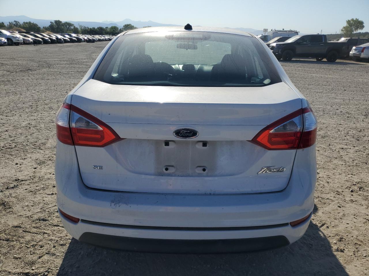 2015 Ford Fiesta Se - Image 6