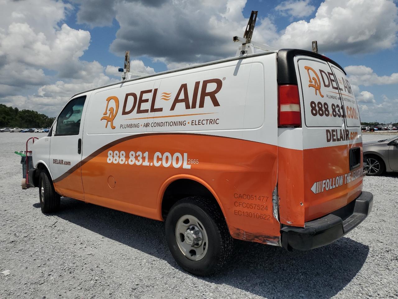 2016 Chevrolet Express G2500 - Фото 2