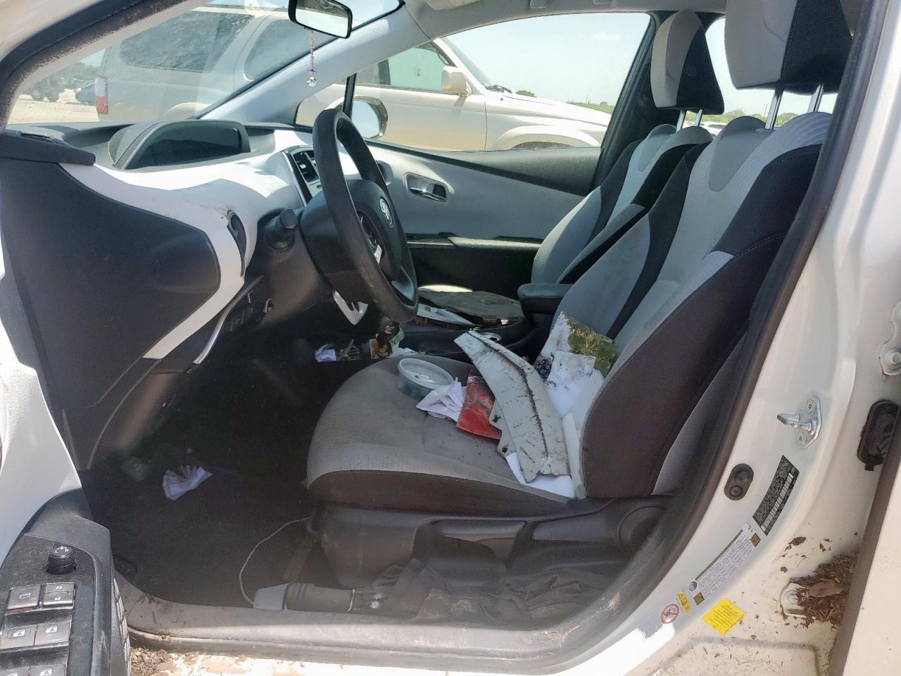 2016 Toyota Prius - Image 7