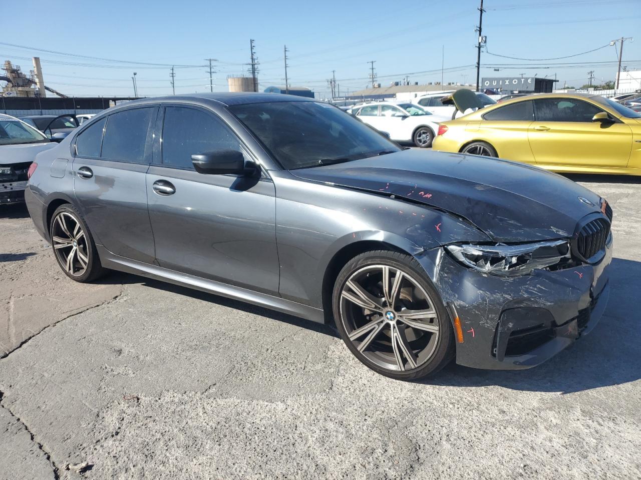 2021 BMW 330Xe - Фото 4