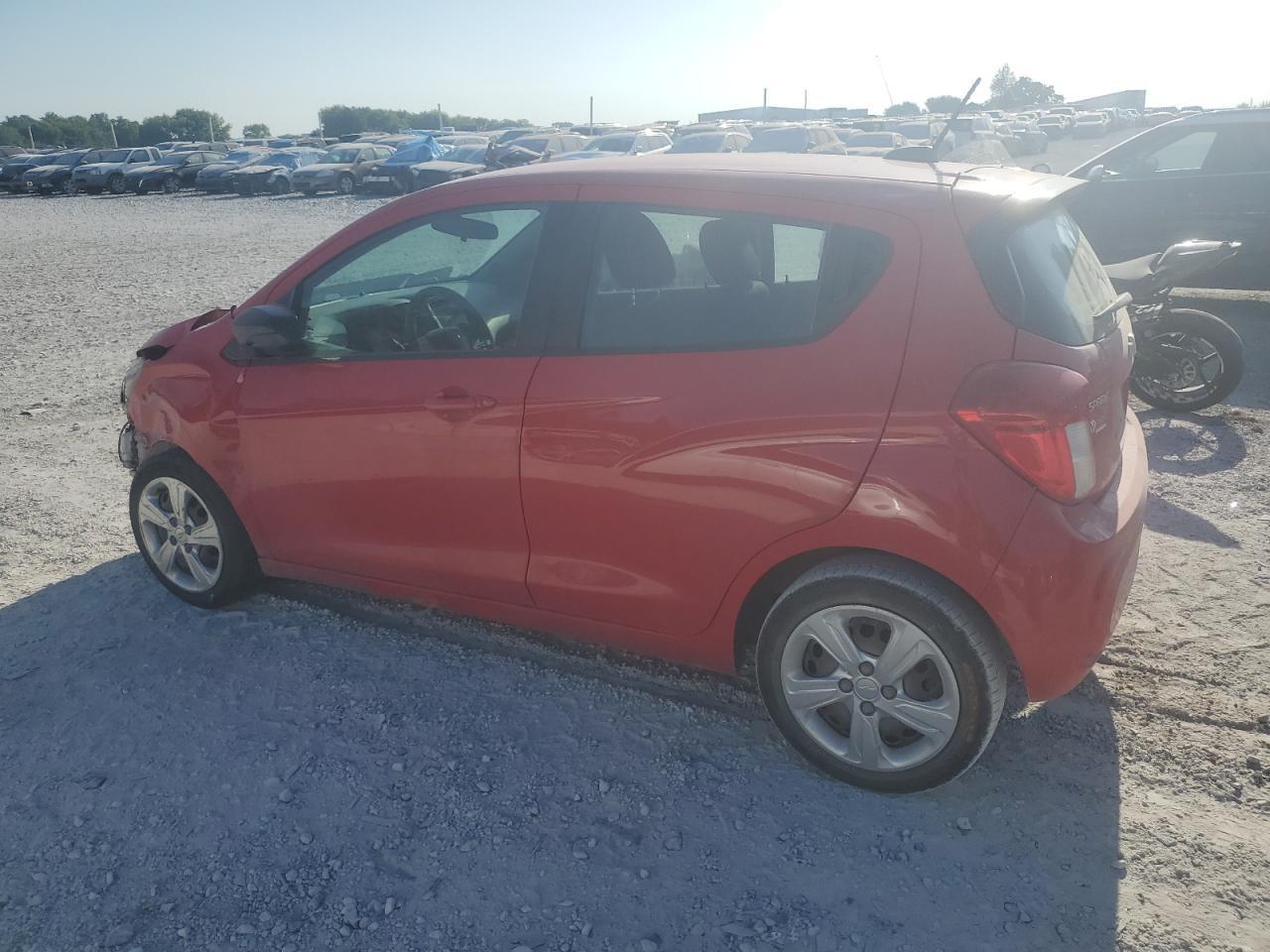 2020 Chevrolet Spark Ls - Фото 2