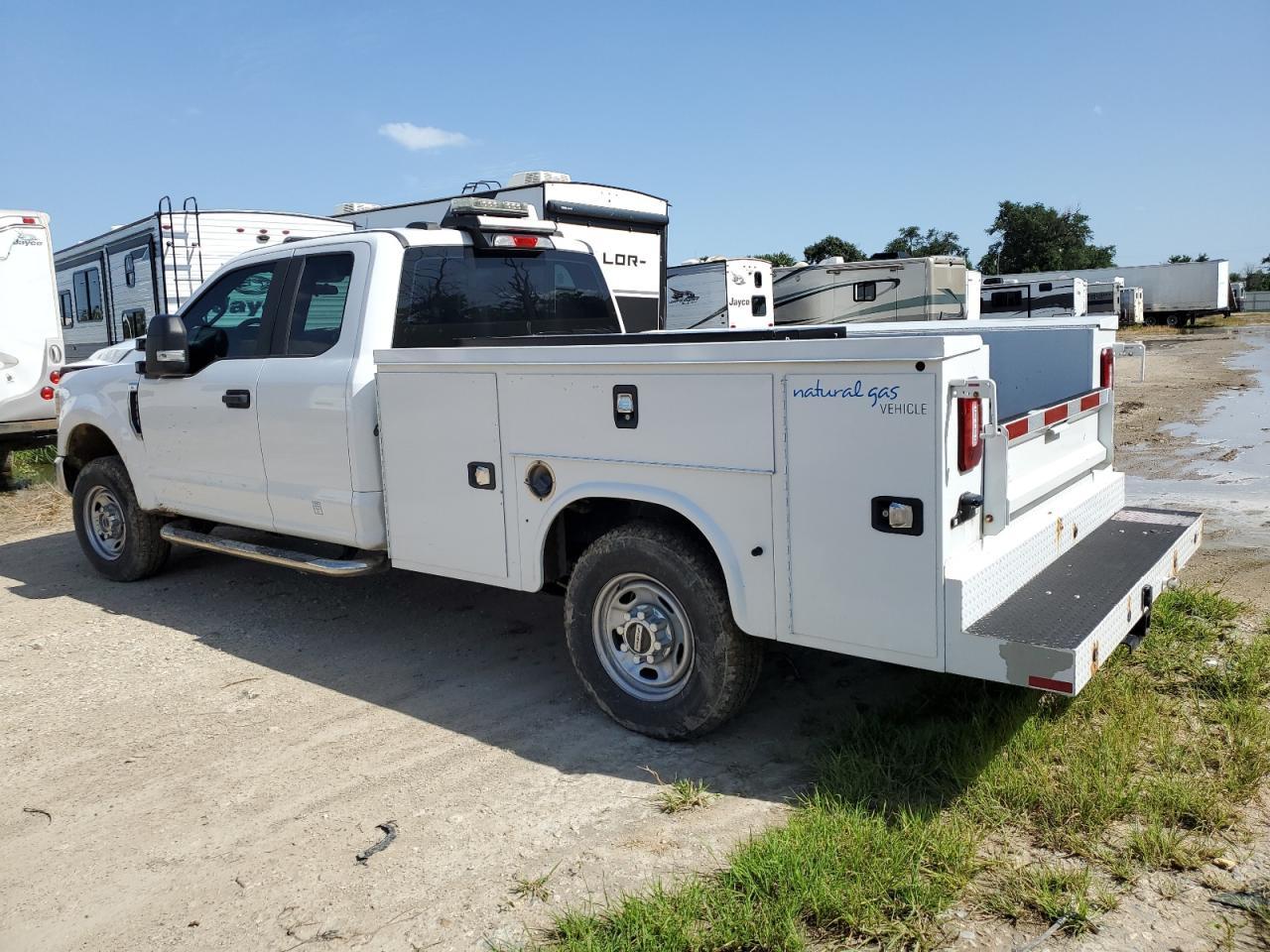 2020 Ford F250 Super Duty - Image 2
