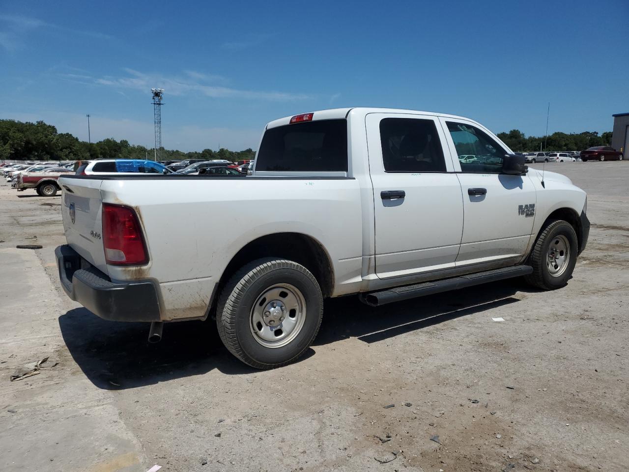 2021 Ram 1500 Classic Tradesman - Фото 3
