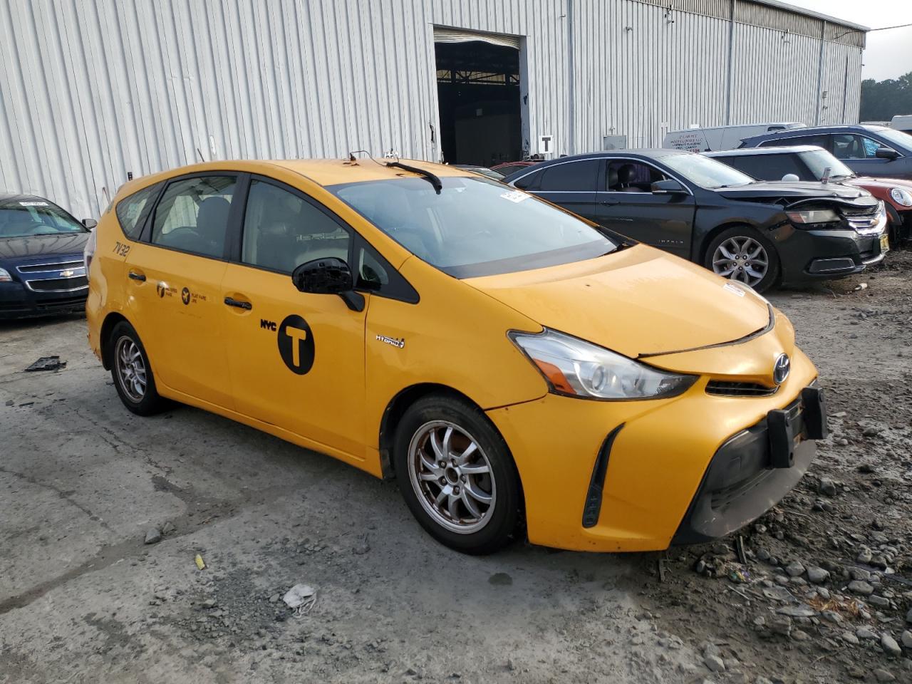 2016 Toyota Prius V - Image 4