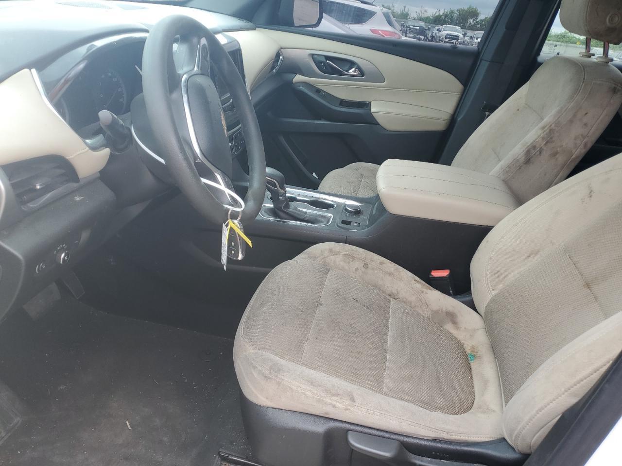 2022 Chevrolet Traverse Ls - Фото 7