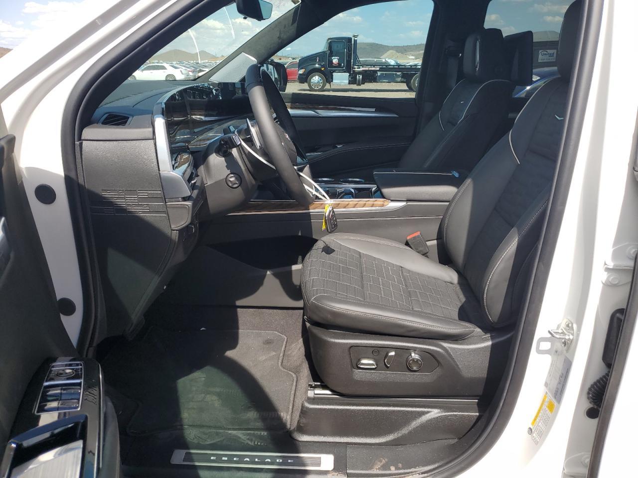 2025 Cadillac Escalade Sport Platinum - Image 7